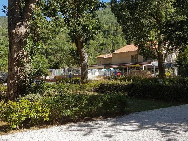 Le Moulin Du Pont D'Alies Hotell Axat Eksteriør bilde